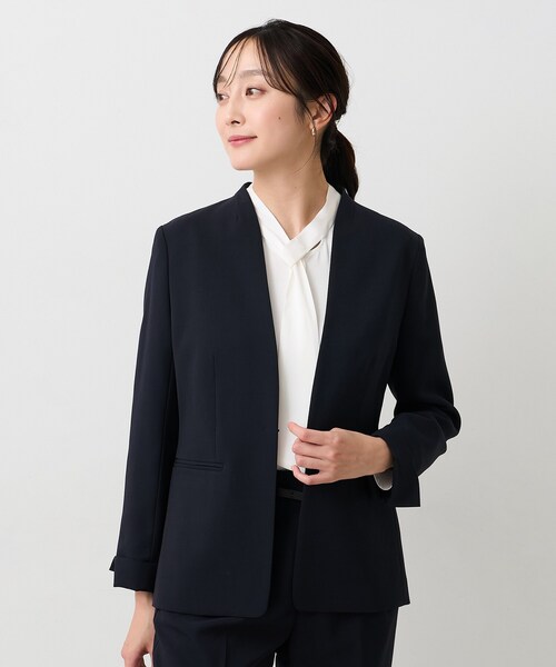 UNTITLED（アンタイトル）の「エアリーノーカラージャケット（ノーカラージャケット・レディース・チャコールグレー/ナチュラル/ネイビー・01/03/02/42/04/46/44/50/48/00）」の3枚目の写真