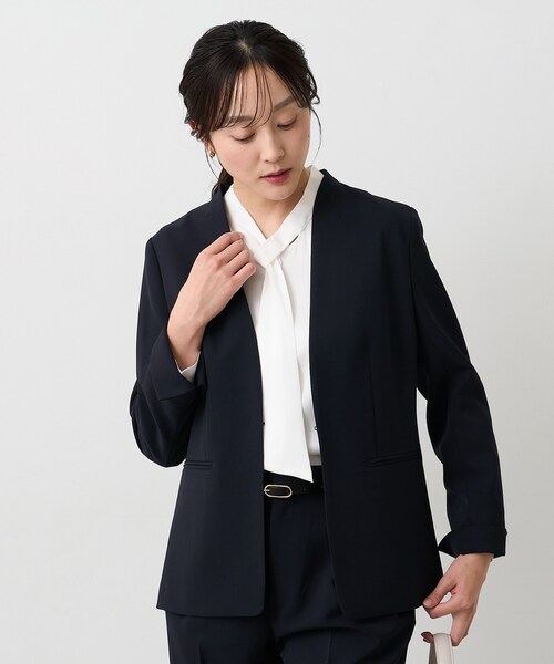 UNTITLED（アンタイトル）の「エアリーノーカラージャケット（ノーカラージャケット・レディース・チャコールグレー/ナチュラル/ネイビー・01/03/02/42/04/46/44/50/48/00）」の22枚目の写真