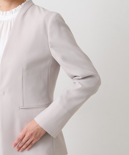 UNTITLED（アンタイトル）の「エアリーノーカラージャケット（ノーカラージャケット・レディース・チャコールグレー/ナチュラル/ネイビー・01/03/02/42/04/46/44/50/48/00）」の7枚目の写真