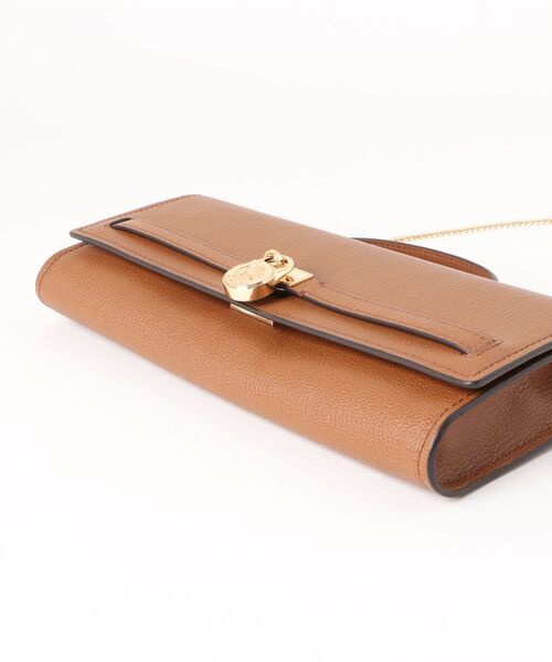 MICHAEL KORS（マイケルコース）の「HAMILTON MODERNE EW レザー クラッチ ミディアム（クラッチバッグ・レディース・ブラウン系・FREE）」の6枚目の写真