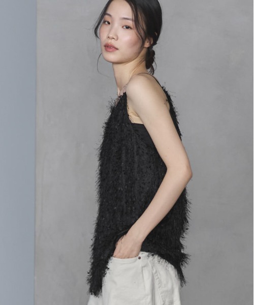 feepur（フェピュール）の「シャギーキャミソール（その他トップス・レディース・オフホワイト/ブラック・MEDIUM）」の3枚目の写真