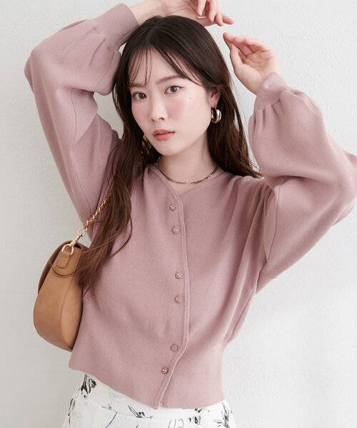 natural couture（ナチュラルクチュール）の「アシメデザイン釦カーデ（カーディガン/ボレロ・レディース・サックスブルー/オフホワイト/ピンク/ネイビー・FREE）」の4枚目の写真