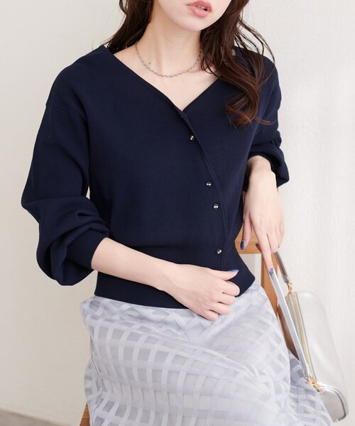 natural couture（ナチュラルクチュール）の「アシメデザイン釦カーデ（カーディガン/ボレロ・レディース・サックスブルー/オフホワイト/ピンク/ネイビー・FREE）」の19枚目の写真