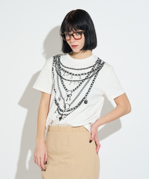 ANNA SUI NYC(アナ スイ エヌ ワイ シー)の「フェイクアクセサリープリントTシャツ(Tシャツ/カットソー・レディース・ブラック/ホワイト・FREE)」の4枚目の写真