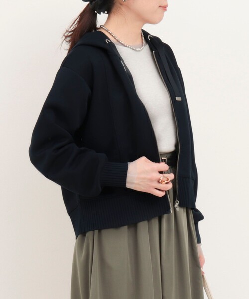 MICO COULIER（ミコクリエ）の「《セットアップ対応》軽量ボンディングパーカー（パーカー・レディース・カーキ/キナリ/ネイビー・38）」の3枚目の写真