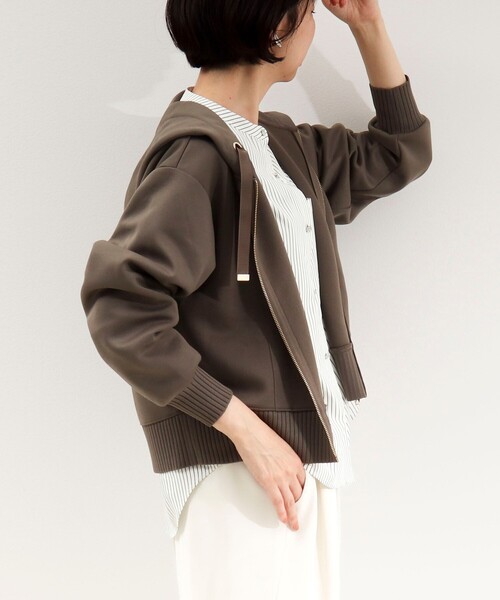 MICO COULIER（ミコクリエ）の「《セットアップ対応》軽量ボンディングパーカー（パーカー・レディース・カーキ/キナリ/ネイビー・38）」の15枚目の写真