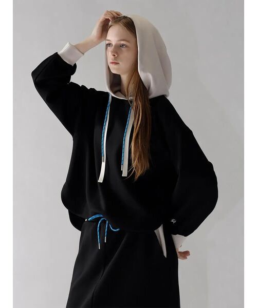 :ETHROF(イーサオブ)の「BI-COLOR BONDING HOODIE(GRAY,BLACK)(パーカー・レディース・ブラック/グレー・FREE)」の4枚目の写真