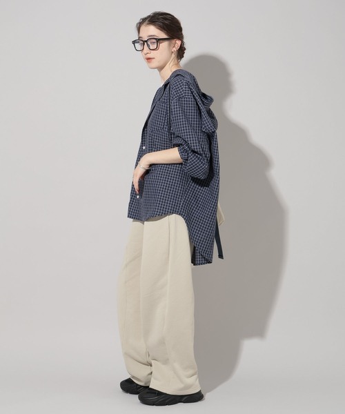 GEORGE'S（ジョージズ）の「チェックフードシャツ（シャツ/ブラウス・レディース・オフホワイト/グリーン/ネイビー・FREE）」の5枚目の写真