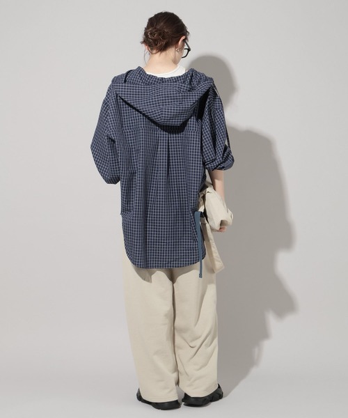 GEORGE'S（ジョージズ）の「チェックフードシャツ（シャツ/ブラウス・レディース・オフホワイト/グリーン/ネイビー・FREE）」の6枚目の写真