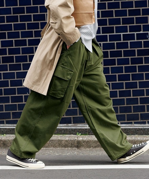 RAGEBLUE（レイジブルー）の「Military Cargo  Tuck Wide Pants/タックワイドミリタリーカーゴパンツ（カーゴパンツ・メンズ・ホワイト/ネイビー/カーキ/ブラック・MEDIUM/SMALL/LARGE）」の3枚目の写真