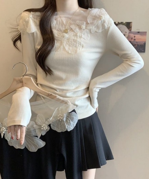Ritzy（リッツィー）の「衿フェイクビーズ付きレースブラウストップス（シャツ/ブラウス・レディース・ブラック/ホワイト・M/L）」の16枚目の写真