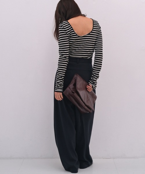 AKTE（アクテ）の「タイトボーダーバックラウンドプルオーバー（Tシャツ/カットソー・レディース・ホワイト系/ブラック系/レッド系・FREE）」の5枚目の写真