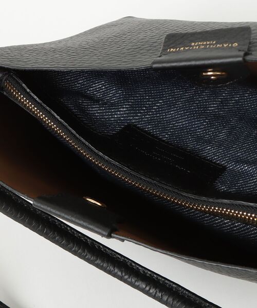 GIANNI CHIARINI(ジャンニ キアリーニ)の「GIANNI CHIARINI ARETHA ジャンニ キアリーニ アレサ S ハンドバッグ(ハンドバッグ・レディース・ホワイト系1/ブラック系1・FREE)」の5枚目の写真