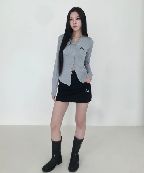 MUCENT(ムセント)の「◇MUCENT◇ブランド直輸入正規品/ANZ SLIM FIT R-NECK CARDIGAN アンツスリムフィットラウンドネックカーディガン(カーディガン/ボレロ・レディース・チャコール/グレー/ホワイト・FREE)」の6枚目の写真