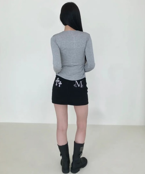 MUCENT(ムセント)の「◇MUCENT◇ブランド直輸入正規品/ANZ SLIM FIT R-NECK CARDIGAN アンツスリムフィットラウンドネックカーディガン(カーディガン/ボレロ・レディース・チャコール/グレー/ホワイト・FREE)」の7枚目の写真