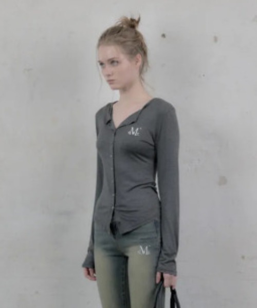 MUCENT(ムセント)の「◇MUCENT◇ブランド直輸入正規品/ANZ SLIM FIT R-NECK CARDIGAN アンツスリムフィットラウンドネックカーディガン(カーディガン/ボレロ・レディース・チャコール/グレー/ホワイト・FREE)」の18枚目の写真