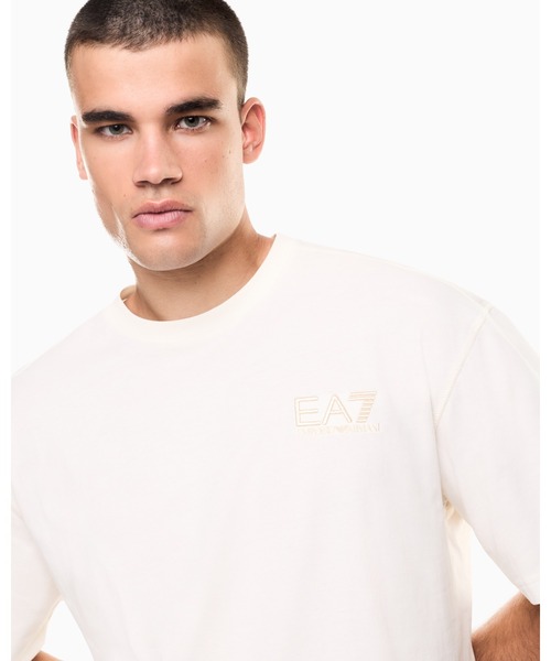 EMPORIO ARMANI EA7(エンポリオアルマーニイーエーセブン)の「<オンライン限定>【エンポリオ アルマーニ EA7】Graphic Series Tシャツ コットンジャージー(Tシャツ/カットソー・メンズ・ブラック/オフホワイト・XX-LARGE/X-SMALL/X-LARGE/SMALL/MEDIUM/LARGE)」の4枚目の写真