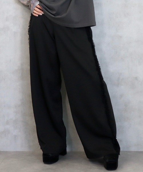 CECIL McBEE(セシルマクビー)の「カットツイルサイドフリルワイドパンツ(その他パンツ・レディース・モカ/ブラック・MEDIUM/LARGE)」の1枚目の写真