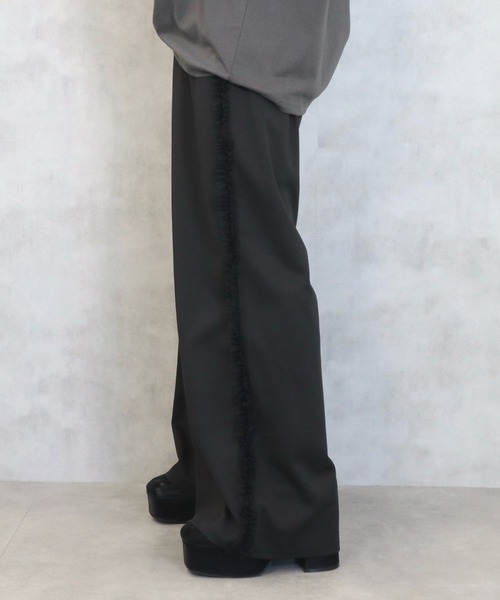 CECIL McBEE(セシルマクビー)の「カットツイルサイドフリルワイドパンツ(その他パンツ・レディース・モカ/ブラック・MEDIUM/LARGE)」の6枚目の写真