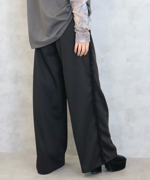CECIL McBEE(セシルマクビー)の「カットツイルサイドフリルワイドパンツ(その他パンツ・レディース・モカ/ブラック・MEDIUM/LARGE)」の7枚目の写真