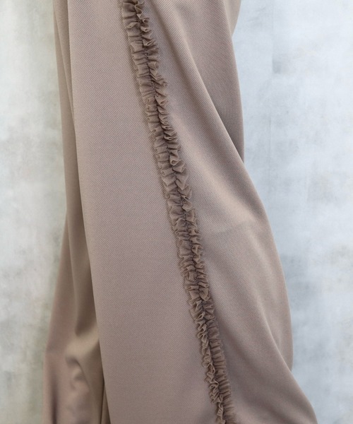 CECIL McBEE(セシルマクビー)の「カットツイルサイドフリルワイドパンツ(その他パンツ・レディース・モカ/ブラック・MEDIUM/LARGE)」の17枚目の写真