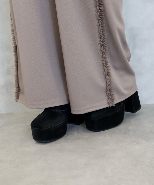 CECIL McBEE(セシルマクビー)の「カットツイルサイドフリルワイドパンツ(その他パンツ・レディース・モカ/ブラック・MEDIUM/LARGE)」の18枚目の写真