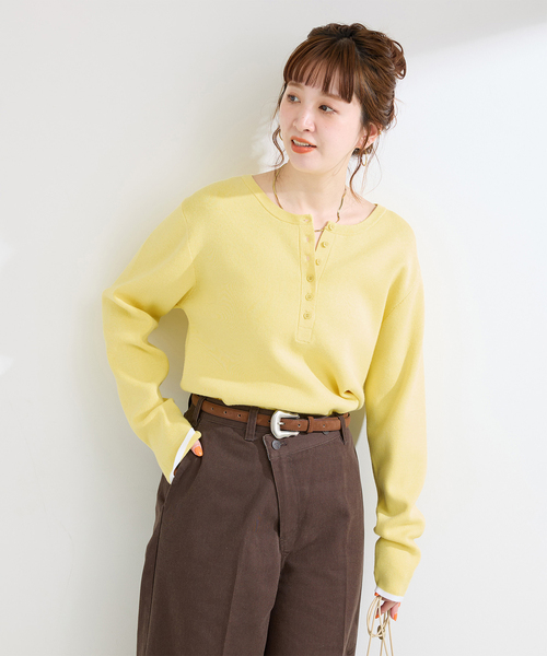 B.C STOCK(ベーセーストック)の「手洗い可 / ヘンリーネックニット(ニット/セーター・レディース・ブラック系その他/イエロー/サックスブルー/チャコールグレー・FREE)」の4枚目の写真