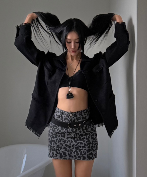 ERER(エルエル)の「Overfit Fringe Tweed Shirt Jacket Black(テーラードジャケット・レディース・ブラック・F)」の1枚目の写真