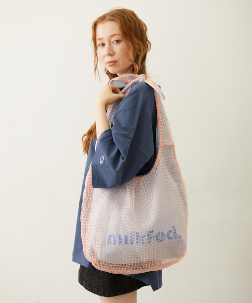 MILKFED.(ミルクフェド)の「SHEER PLAID TOTE(トートバッグ・レディース・ブラック/ライトピンク/ライトブルー・ONE SIZE)」の4枚目の写真