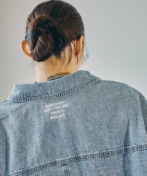 LEPSIM(レプシィム)の「デニムBIGショートシャツ/SS 639529(シャツ/ブラウス・レディース・パープル/ベージュ/ライム/ブルー/ライトブルー/グリーン系その他・FREE)」の9枚目の写真