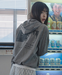 MIHEV（ミヘブ）の「ミユバックプリントフードジップアップジャケットブラック（その他アウター）」