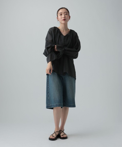 LEPSIM（レプシィム）の「シアーギャザー長袖ブラウス　639516（シャツ/ブラウス・レディース・オフホワイト/ナチュラル/ブラック・FREE）」の19枚目の写真