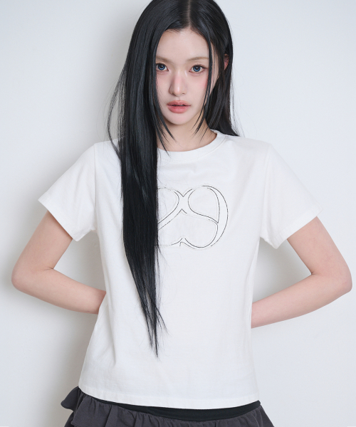 ILLIGO(イリゴ)の「129 ロゴパッチTシャツ ピュアホワイト(Tシャツ/カットソー・レディース・その他・OS)」の1枚目の写真