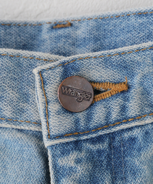 Wrangler（ラングラー）の「【WEB＋一部店舗限定】Wrangler / ラングラー FLARE JEAN MidUSEDWash（デニムパンツ・レディース・ブルー・SMALL/MEDIUM）」の13枚目の写真