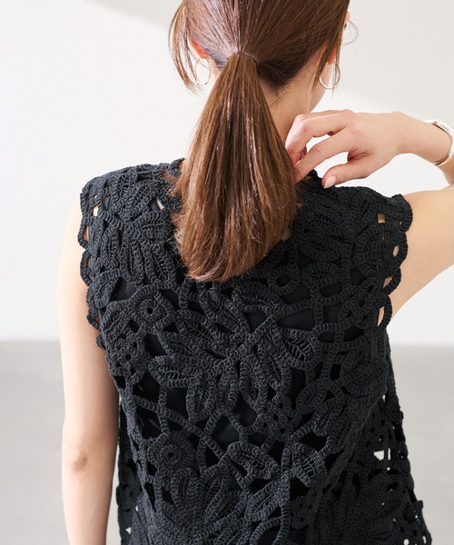 FRAMeWORK（フレームワーク）の「≪追加≫コットンレースエンブロイダリーVEST（その他アウター・レディース・ブラック/アイボリー・FREE）」の6枚目の写真