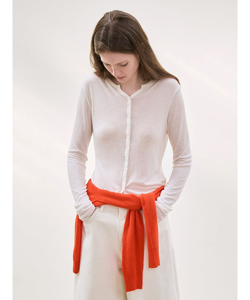 le(ル)の「v-neck ribbed button top (ivory)(Tシャツ/カットソー・レディース・その他・FREE)」の4枚目の写真