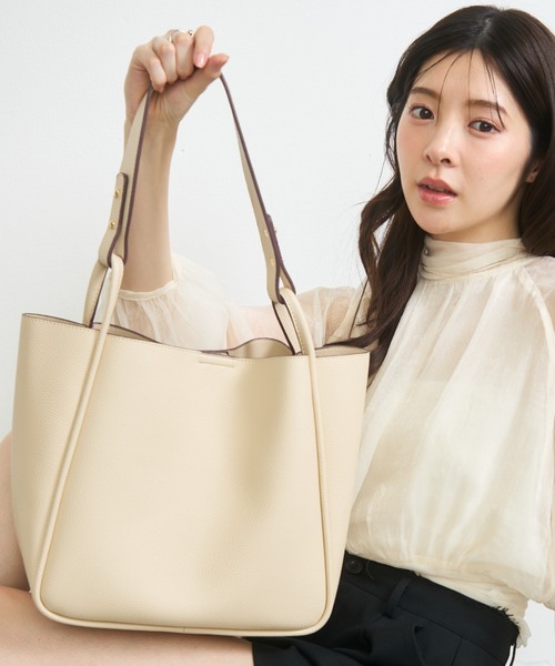 krahe(クレーエ)の「大容量3WAYトートバッグ(インナーポーチ付き) / 肩掛け / A4 / 通勤(トートバッグ・レディース・ベージュ/ブラック/ホワイト・FREE)」の2枚目の写真