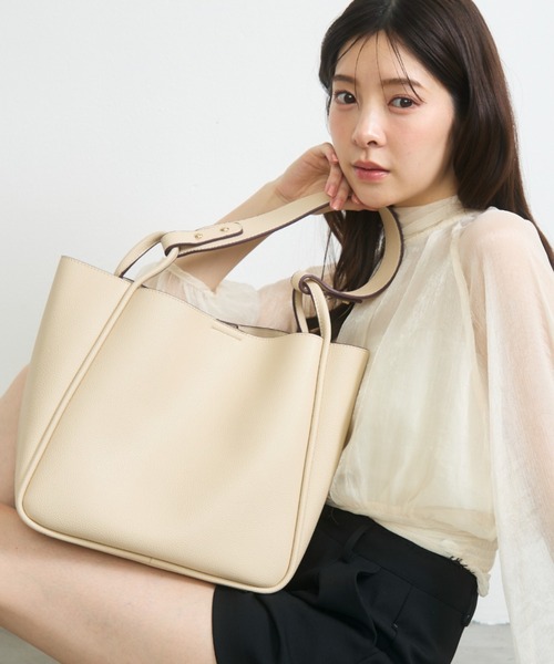 krahe(クレーエ)の「大容量3WAYトートバッグ(インナーポーチ付き) / 肩掛け / A4 / 通勤(トートバッグ・レディース・ベージュ/ブラック/ホワイト・FREE)」の5枚目の写真