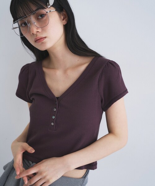 CODE A（コードエー）の「M everyday rib button tee（Tシャツ/カットソー・レディース・ライトブルー/ブラウン系その他/ブラック/ライトグリーン/ホワイト/グレー・00）」の5枚目の写真