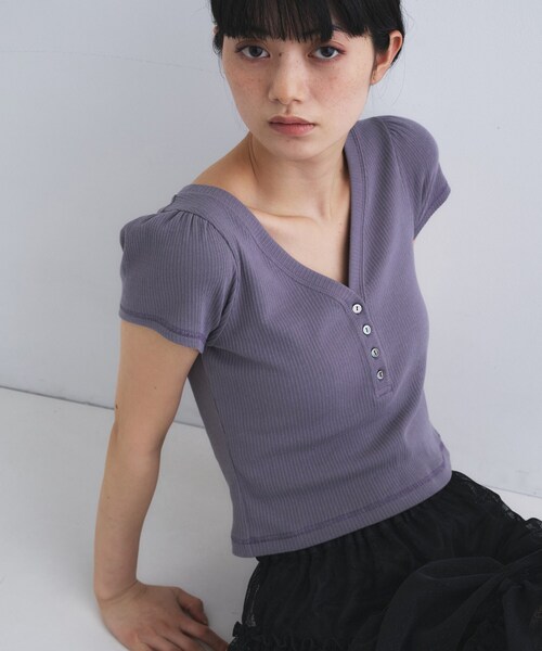 CODE A（コードエー）の「M everyday rib button tee（Tシャツ/カットソー・レディース・ライトブルー/ブラウン系その他/ブラック/ライトグリーン/ホワイト/グレー・00）」の4枚目の写真