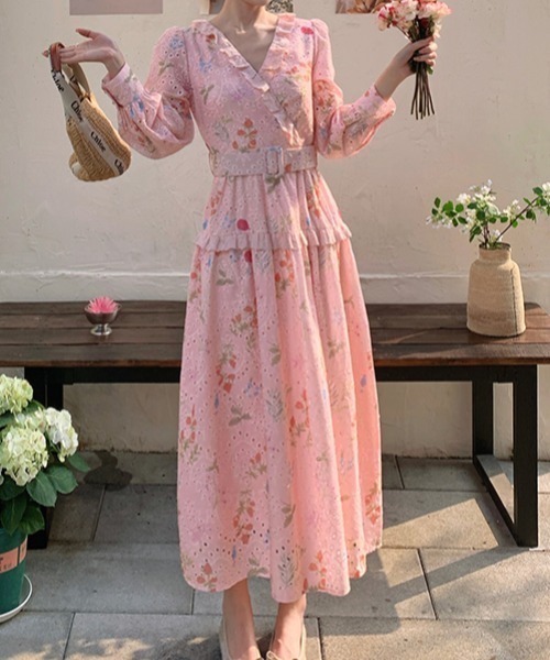 LUCPY（ラクピー）の「フラワープリントカシュクールロングワンピース（ワンピース・レディース・ブルー/ホワイト/ピンク・SMALL/MEDIUM/LARGE/X-LARGE）」の8枚目の写真