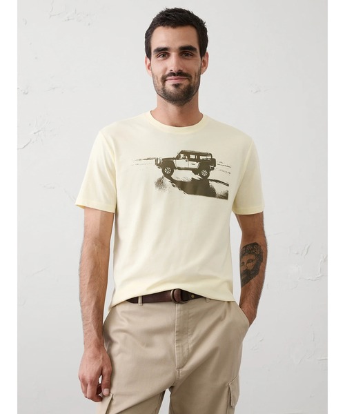 BANANA REPUBLIC FACTORY STORE(バナナリパブリック ファクトリーストア)の「BANANA REPUBLIC FACTORY STORE グラフィックTシャツ(Tシャツ/カットソー・メンズ・ブルー/イエロー・XL/L/M/S)」の1枚目の写真