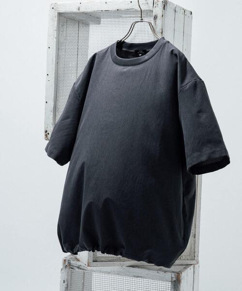 ITEMS URBANRESEARCH(アイテムズ アーバンリサーチ)の「『接触冷感/速乾/イージーケア』WINDY MESH ジップポケットTシャツ(Tシャツ/カットソー・メンズ・チャコールグレー/ブラック/ネイビー・MEDIUM/LARGE/X-LARGE)」の2枚目の写真
