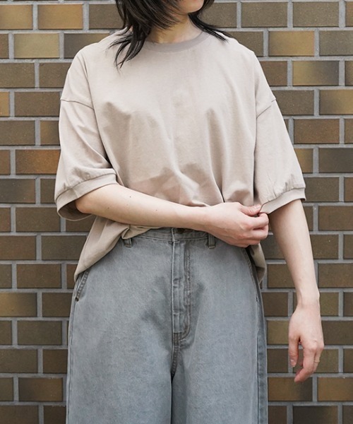 休日と詩(キュウジツトウタ)の「ひだまりのTシャツ(Tシャツ/カットソー・レディース・ベージュ/オフホワイト/ライトグリーン・FREE)」の4枚目の写真