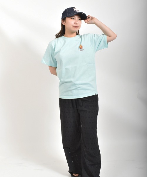 ムラサキスポーツ(ムラサキスポーツ)の「【ムラサキスポーツ限定】MURASAKI ムラサキ × VOLCOM ボルコム 半袖 コラボレーション Tシャツ BG05CU02(Tシャツ/カットソー・レディース・ライトグリーン/ブラック・M/L)」の13枚目の写真