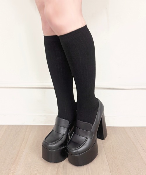 apres jour(アプレジュール)の「【apres jour×ARIAZ】シンプルリブハイソックス(ソックス/靴下・レディース・ブラック/グレー/ホワイト・FREE)」の3枚目の写真