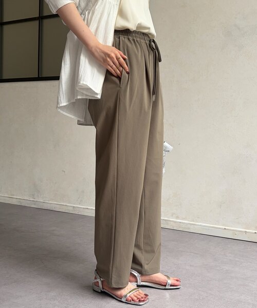 Chez toi(シェトワ)の「【ストレスフリーなのにきれい見え】360度ストレッチテーパードパンツ(その他パンツ・レディース・カーキ/ブラック/グレイッシュベージュ・FREE)」の19枚目の写真