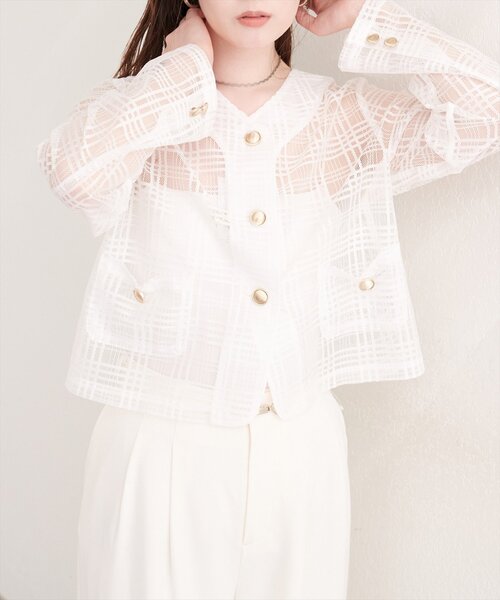natural couture(ナチュラルクチュール)の「シアーチェックノーカラーショートジャケット(ノーカラージャケット・レディース・ライトベージュ/オフホワイト/ブラック・FREE)」の10枚目の写真