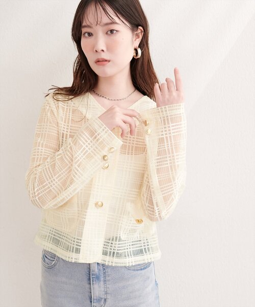natural couture(ナチュラルクチュール)の「シアーチェックノーカラーショートジャケット(ノーカラージャケット・レディース・ライトベージュ/オフホワイト/ブラック・FREE)」の6枚目の写真
