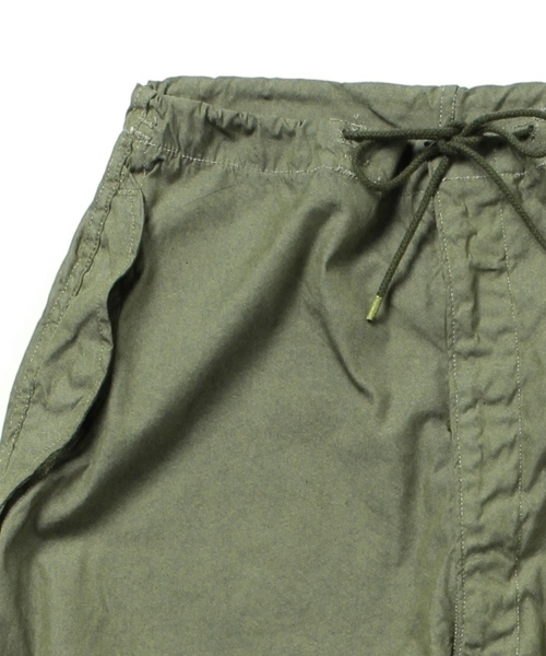 BEAMS BOY（ビームスボーイ）の「BEAMS BOY / DEAD STOCK オーバー パンツ（その他パンツ・レディース・ダークグリーン/ネイビー・X-SMALL）」の7枚目の写真